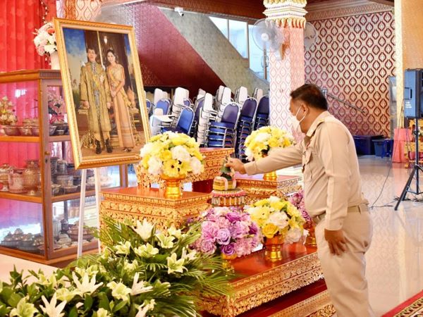 ปทุมธานี-จัดพิธีเจริญพระพุทธมนต์ เฉลิมพระเกียรติพระบาทสมเด็จพระเจ้าอยู่หัว สมเด็จพระนางเจ้าสิริกิติ์ พระบรมราชินีนาถ พระบรมราชชนนีพันปีหลวง และสมเด็จพระนางเจ้าฯ พระบรมราชินี