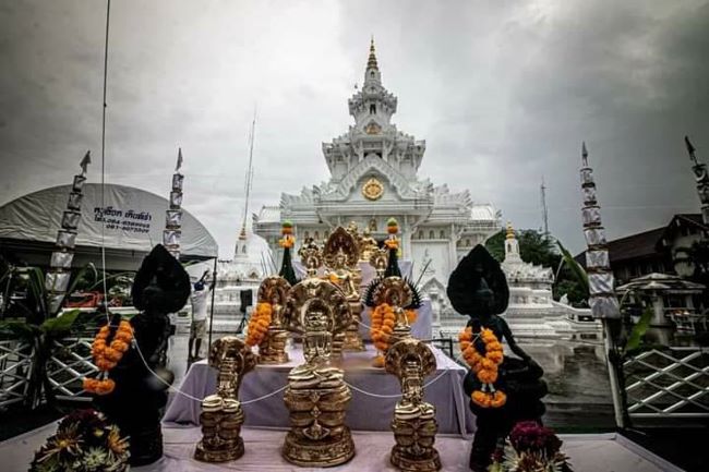 พระเกจิดังภาคใต้ร่วมนั่งปรกพิธีพุทธา-เทวาภิเษก รุ่น” หลักเมือง 64 เราชนะ “