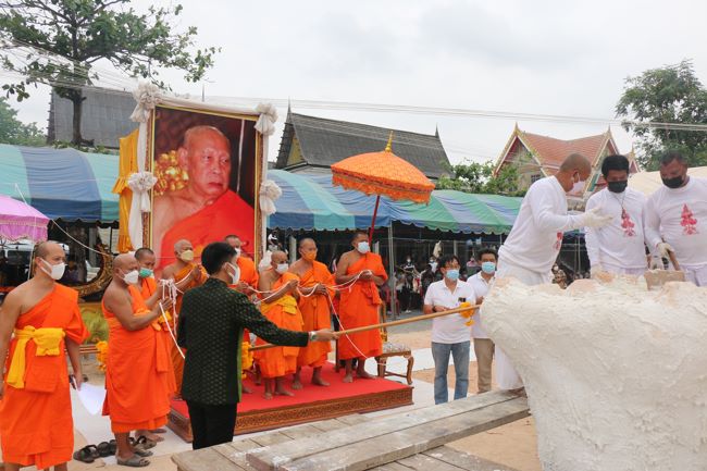 สุโขทัย – ศิษยานุศิษย์หลวงพ่อทุเรียนจัดพิธีครบรอบ 2 ปี มรณภาพ เททองรูปเหมือนศรัทราหลวงปู่