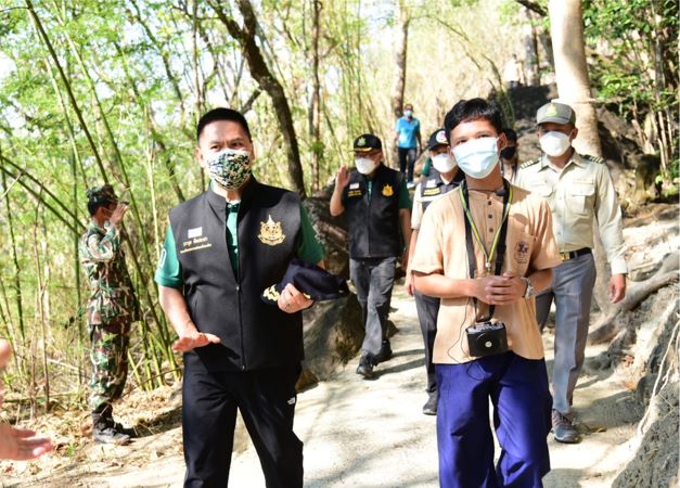 ‘วราวุธ’ ลุยต่อ อช.ผาแต้ม แนะ “การอนุรักษ์และดูแลแหล่งท่องเที่ยวต้องทำร่วมกับประชาชน”