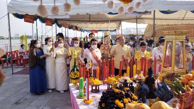 ม.ร.ว.ปณิธานฯ ประธานพิธีบวงสรวงวางศิลากฤษ์อนุสรณ์สถานสมเด็จพระเจ้าตากสินฯ ณ ริมแม่น้ำเจ้าพระยาวัดเกาะเกรียง จ.ปทุมธานี