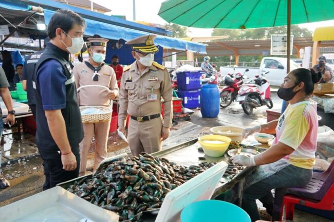 กองทัพเรือ โดยฐานทัพเรือสัตหีบ ร่วมกับเทศบาลเมืองสัตหีบ จัดกิจกรรมให้บริการและช่วยเหลือประชาชนหลังเดินทางช่วงเทศกาลสงกรานต์ 2565