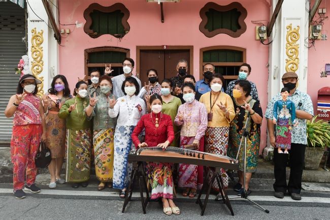 สำนักงานส่งเสริมการจัดประชุมและนิทรรศการ (องค์การมหาชน) ร่วมกับ สมาคมการค้าส่งเสริมการจัดมหกรรมและเทศกาลนานาชาติไทย (TIEFA) จัดงาน ย้อนอดีตสู่อนาคตจากรากเก่าของชาวภูเก็ต กับ “Phuket Peranakan Festival 2022” กระตุ้นเศรษฐกิจด้วย Festival Economy