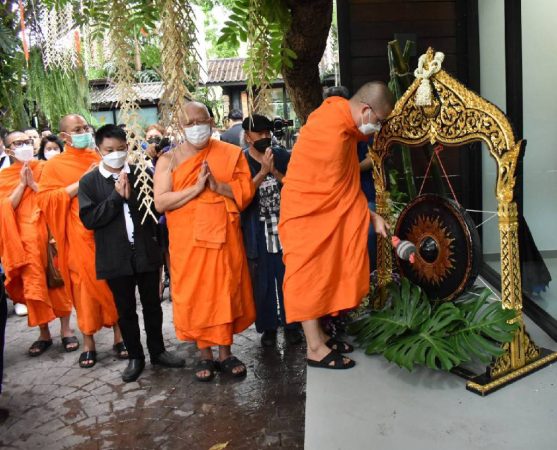 ปทุมธานี-วัฒนธรรมจังหวัดปทุมธานี ร่วมพิธีเปิดหอศิลป์ รศ.สุวัฒน์ แสนขันติยรัตน์