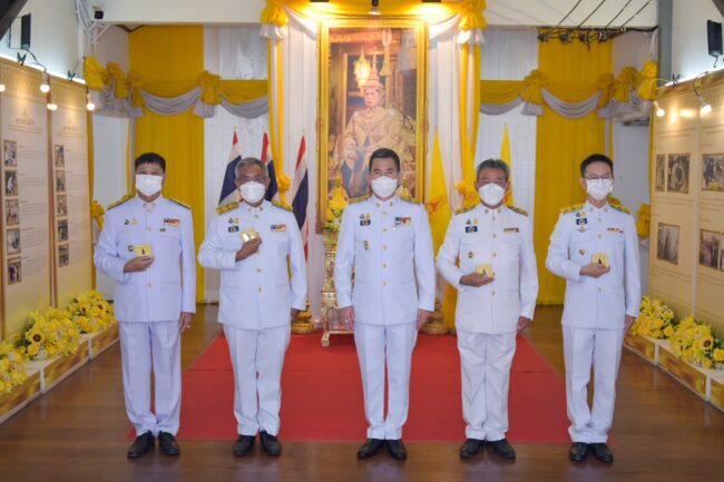 ฉะเชิงเทรา-จัดพิธีรับพระราชทาน “พระพลังแผ่นดิน” ให้แก่ข้าราชการ เพื่อเป็นขวัญกำลังใจในการปฏิบัติหน้าที่