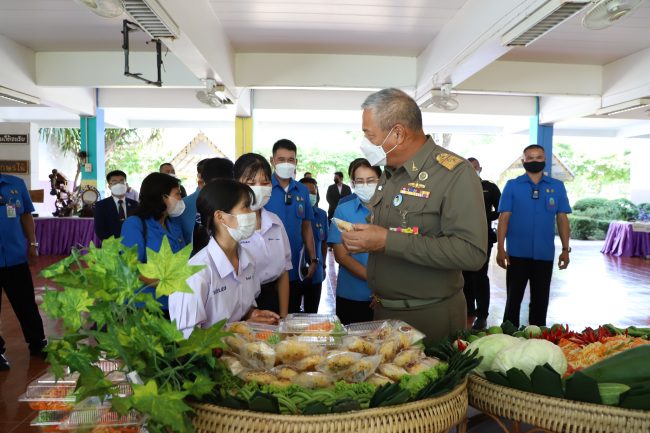 เพชรบูรณ์-องคมนตรี ตรวจเยี่ยมโรงเรียนราชประชานุเคราะห์ 57