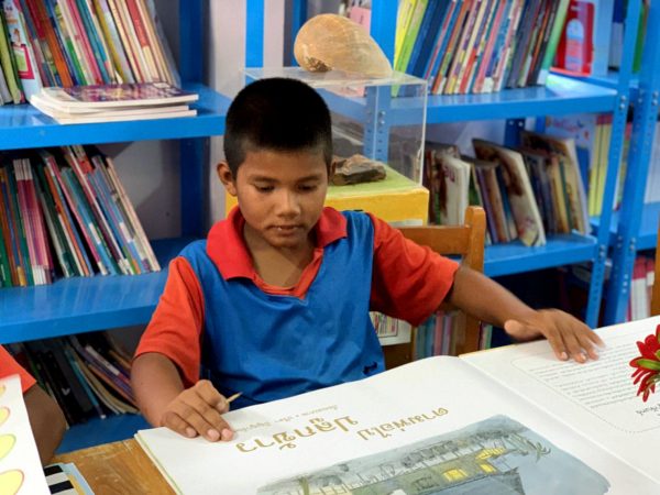 กระบี่-โรงเรียนบ้านเกาะปู รับมอบหนังสือ 1,000 เล่ม พร้อมชั้นวางจากบริษัทไทยเบฟเวอเรจ จำกัด (มหาชน) และบริษัท อมรินทร์ พริ้นติ้ง แอนด์ พับลิซซิ่ง จำกัด (มหาชน)