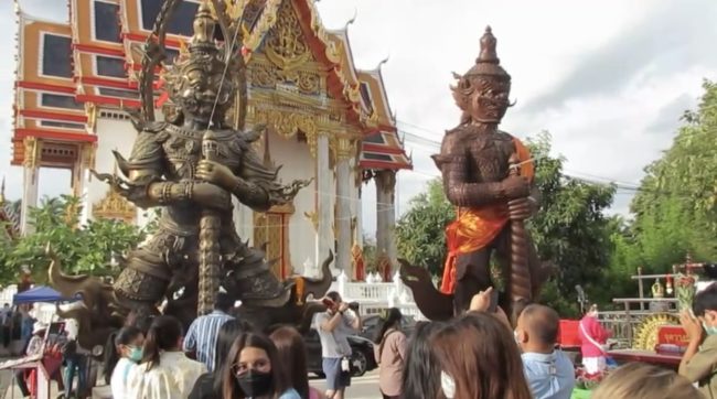 สมุทรสงคราม-หยุดยาวนักท่องเที่ยวแห่ไหว้ขอพรท้าวเวสสุวรรณวัดจุฬามณีกันอย่างคึกคักบรรยากาศในช่วงหยุดยาว