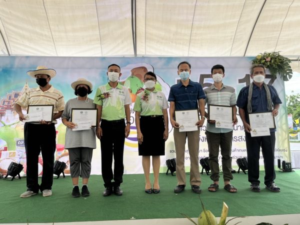 สมุทรสงคราม-สำนักงานเกษตรจังหวัดสมุทรสงครามส่งเสริมการผลิตสินค้าเกษตรปลอดภัยแหล่งผลิตสินค้าที่หลากหลายให้มีช่องทางการจำหน่ายถึงผู้บริโภคโดยตรง