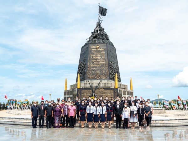 ผู้บัญชาการทหารเรือเป็นประธานในพิธีทางศาสนา พิธีบรรจุอัฐิ อดีตผู้บัญชาการหน่วยบัญชาการนาวิกโยธินและผู้เสียชีวิตจากการปฏิบัติหน้าที่ราชการ เนื่องในวันสถาปนาหน่วยบัญชาการนาวิกโยธิน ปีที่ 67