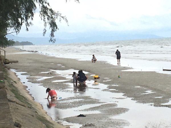 ตราด-หาดบานชื่นยังไม่คึกคักแม้เป็นช่วงวันหยุดยาว