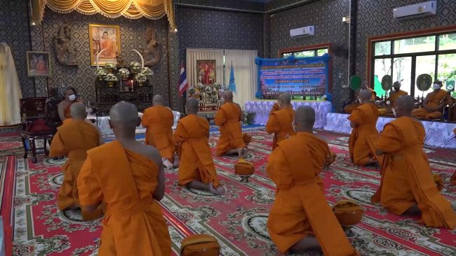 วัดนาทวี จัดบรรพชาอุปสมบทหมู่ 910 รูป เฉลิมพระเกียรติ