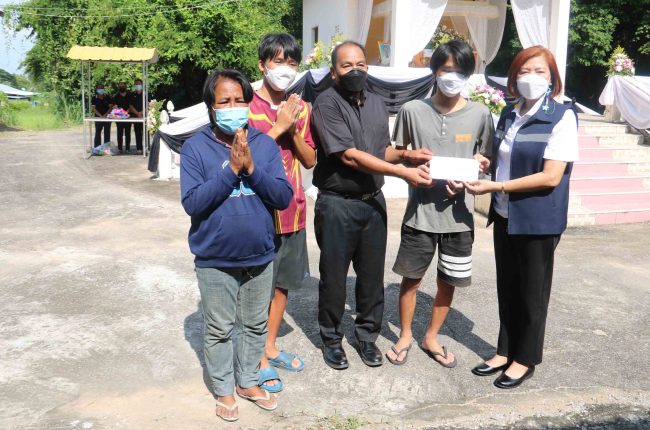 กาฬสินธุ์ งานศพสุดซึ้ง “เจ๊นาง โรงทาน” รับอุปถัมภ์ส่งเสียวัยรุ่นแฝดฐานะยากจน