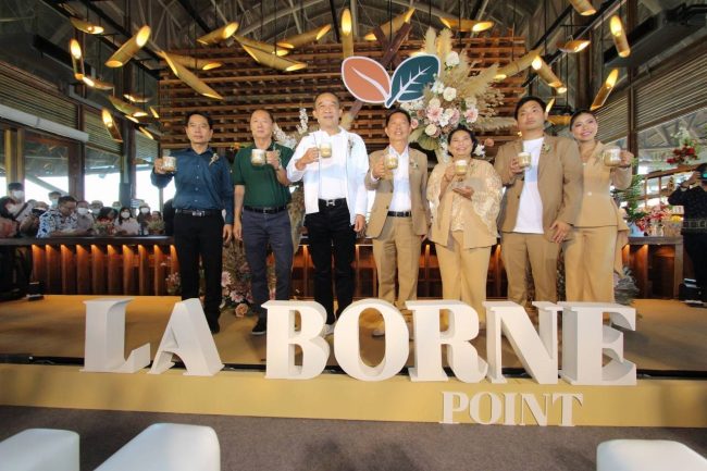 เพชรบูรณ์-เปิดแล้ว! La Borne Point – ลา บล็อง พ้อยท์ร้านคาเฟ่กลางสวยดอกไม้ แลนด์มาร์คแห่งใหม่ในจังหวัดเพชรบูรณ์