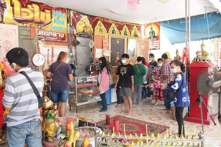 ปทุมธานี ชาวบ้านกราบขอพร และเลขเด็ดไอ้ไข่วัดบางเตยกลาง สามโคก ก่อนวันหวยออกคึกคัก