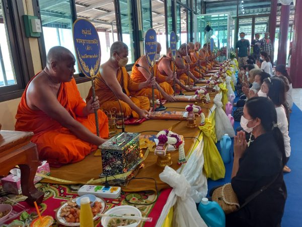 ปทุมธานี-จัดพิธีทำบุญบำเพ็ญกุศลถวาย พระครูถาวรธรรมนิวัฐ (หลวงปู่สง่า)ครบรอบ 25 ปี พระครูปทุมวุฒิคุณ (หลวงปู่แกละ) ครบรอบ 8 ปี แห่งการมรณภาพ พร้อมอดีตเจ้าอาวาสสะแกทุกรูป และผู้มีอุปการะคุณต่อวัด