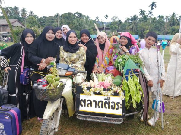 นราธิวาส-ตำบลสากอจัดขบวนแห่ช้างอย่างยิ่งในกิจกรรมตาดีกาบ้านตือระต้อนรับปีใหม่ฮิจเราะห์ศักราช 1444