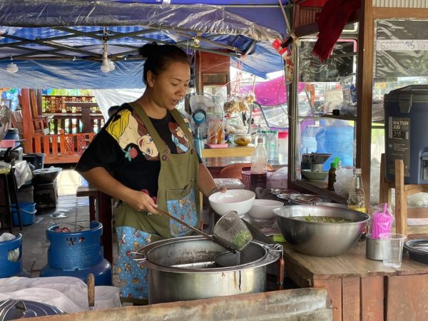 จันทบุรี- เตือนภัย! มิจฉาชีพ จันทบุรี หลอกขายน้ำมันพืชราคาถูก