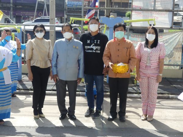 สระบุรี/ดร.มงคล ศิริพัฒนกูล เป็นประธานทอดผ้าป่าสามัคคีเพื่อสร้างที่พักคอยผู้รับบริการและปรับปรุงห้องพยาบาลของ รพ.สต.ห้วยขมิ้น