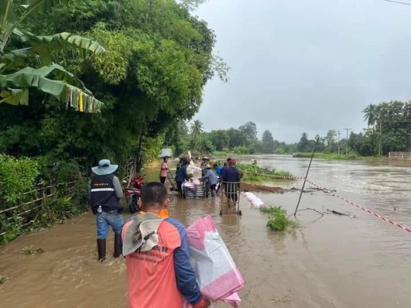 สุโขทัย-ติดตามสถานการณ์อุทกภัยเฝ้าระวัง และแจ้งเตือนภัยน้ำป่าจากพายุ “โนรู”