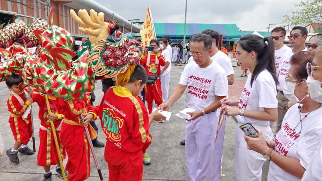 ปทุมธานี ลีลาจัดเต็มขบวนแห่มังกรสิงโตเปิดคลังผักเจตลาดสี่มุมเมือง ททท.ดันเป็นแหล่งท่องเที่ยวใหม่