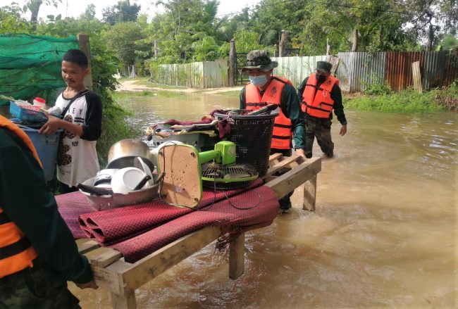 (ศรีสะเกษ) “ศบภ.มทบ25 เกาะติดสถานการณ์น้ำ เตรียมการช่วยเหลือประชาชน” จังหวัดศรีสะเกษ