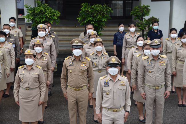 จันทบุรี-ข้าราชการในจังหวัดจันทบุรีร่วมกิจกรรมเคารพธงชาติ เนื่องในวัน พระราชทานธงชาติไทย