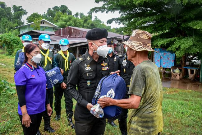 พิษณุโลก-ศบภ.พล.พัฒนา 3 ลงพื้นที่ช่วยเหลือพี่น้องประชาชน ที่ประสบอุทกภัยในพื้นที่ อ.วังทอง