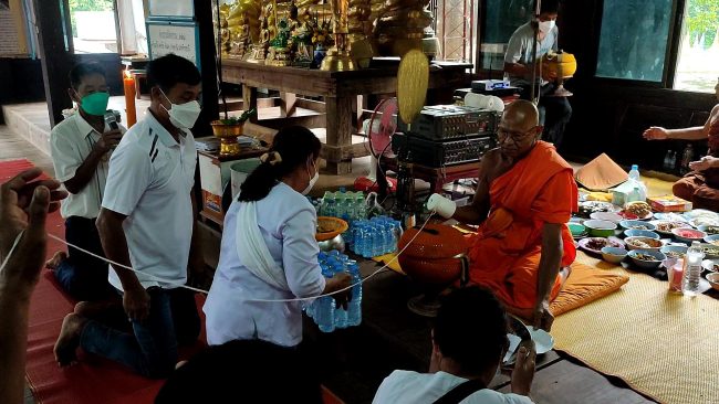 เพชรบูรณ์- สืบสานประเพณีโบราณ พร้อมฟังยายวัย65ปี ร้องสดกลอนรำบุญข้าวสาก