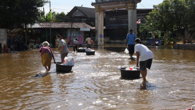 กาฬสินธุ์  – ยันพนังขาดจุดใหม่น้ำไหลออกแม่น้ำชีไม่ท่วมเพิ่ม