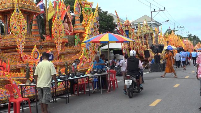 สงขลา-สีสัน..เรือพระวัดต่างๆทั้ง 28 ลำที่เข้าประกวดในงานประเพณีลากพระและตักบาตรเทโว ประจำปี 2565