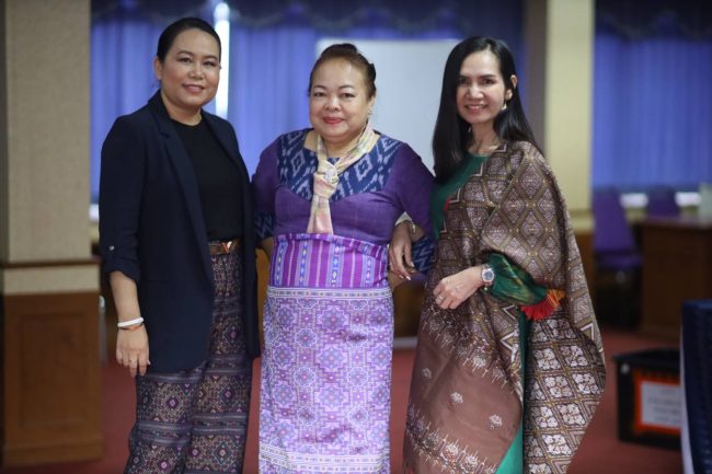 กาฬสินธุ์ – ร่วมอนุรักษ์สืบสานสามอาชีพงานฝีมือหัตถศิลป์ไทยที่ทรงคุณค่า