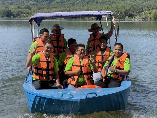 สุรินทร์-ราชภัฏสุรินทร์!!! ประสานความร่วมมือ อบต.จรัส สำรวจแหล่งท่องเที่ยวเชิงธรรมชาติเพื่อสนับสนุนการท่องเที่ยวในพื้นที่อำเภอบัวเชด ผลักดันเมืองผลไม้อย่างเป็นทางการ