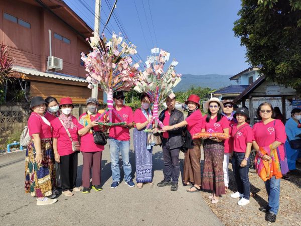 ปทุมธานี-คณะญาติธรรมลำลูกกา ร่วมทอดกฐินสามัคคีเพื่อสมทบทุนสร้าง “หอฉันท์เนื้อนาบุญ” ณ วัดนาบุญ