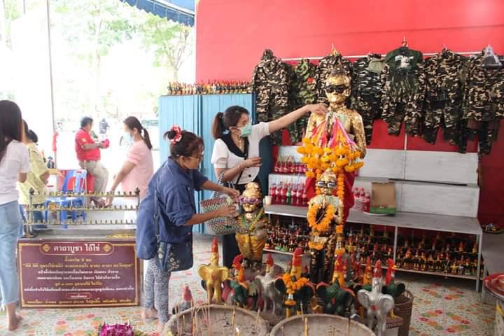 ปทุมธานี วัดบางเตยกลาง (วัดเปิง) สามโคก ชาวบ้านมากราบไหว้ไอ้ไข่ หวังรับโชคก่อนหวยออกกันอย่างคึกคัก