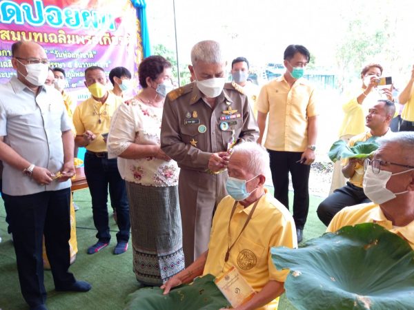 ปทุมธานี-พิธีตัดปอยผม โครงการอุปสมบทเฉลิมพระเกียรติ ๙๙ รูป