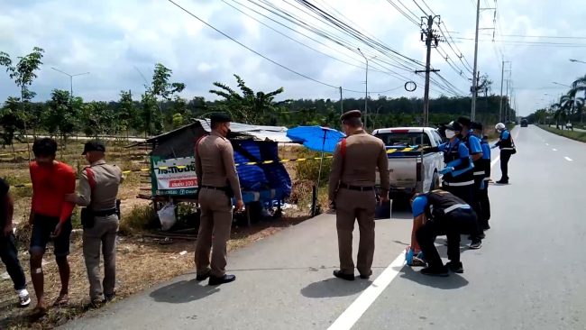 สงขลา-เผยภาพกล้องวงจรปิดนาทีคนร้ายขับรถเก๋งบุกยิงสองวัยรุ่นพ่อค้าใบกระท่อมบาดเจ็บสองคนและหาเบาะแสติดตามจับกุมคาดเป็นคู่อริเก่า