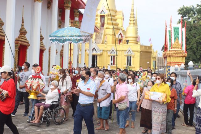 สมุทรปราการ-คึกคัก อลังการ!! พิธีแห่กฐินวัดบัวโรย บางเสาธง พุทธศาสนิกชนจำนวนมากร่วมในพิธี