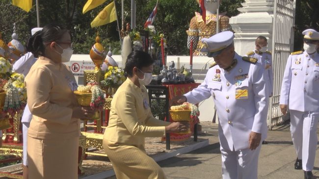 สระบุรี/พระบาทสมเด็จพระเจ้าอยู่หัว ทรงพระกรุณาโปรดเกล้าโปรดกระหม่อมให้คณะองคมนตรีเชิญผ้าพระกฐินไปทอดถวายยังที่ชุมนุมสงฆ์ วัดพระพุทธบาทราชวรมหาวิหาร