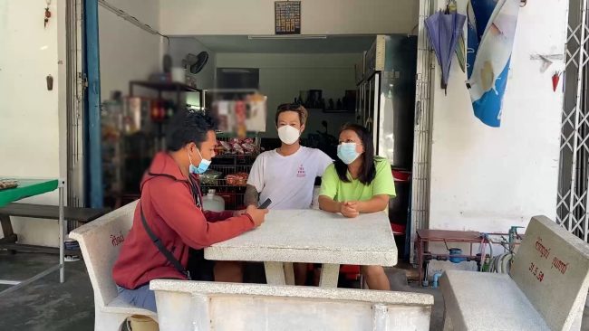 สงขลา-เผยคลิปชาวบ้านสุดทนเข้าไปช่วยเด็กชายวัยแค่สองขวบกว่าที่แม่พามาปล่อยให้เดินเร่ขายถั่วตอนดึก