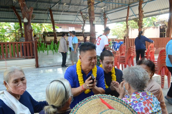 กาฬสินธุ์-หมู วิรัช เดินสายเปิดเวทีพบปะชาวตำบลเหนือ-เชียงเครือขอโอกาสพัฒนาเมืองกาฬสินธุ์