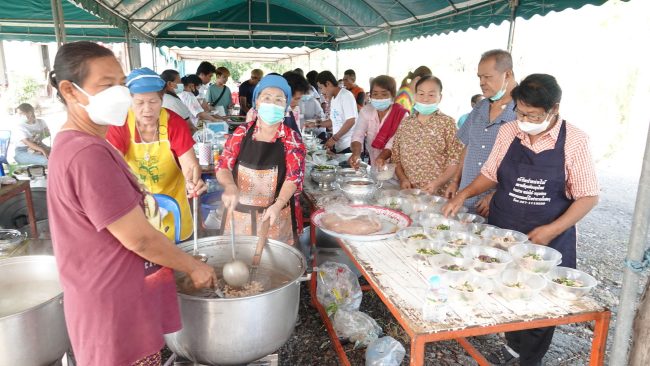 ปทุมธานี ชาวพุทธร่วมบุญสร้างองค์พระสูง49เมตร และสระบัว8ไร่ผุดแลนด์มาร์คใหม่เที่ยวOne Day Tripใกล้ กทม.