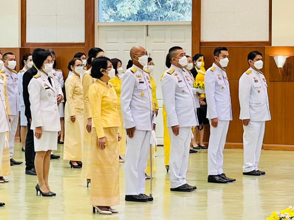 ลำปาง-ผบ.มทบ.32 ร่วมรำลึกเนื่องในวันคล้ายวันพระบรมราชสมภพ ของพระบาทสมเด็จพระบรมชนกาธิเบศร มหาภูมิพลอดุลยเดชมหาราช บรมนาถบพิตร