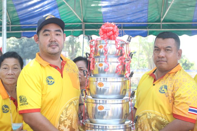 นครปฐมจัดประเพณีแข่งเรือพื้นบ้านเพื่อเป็นการสืบสานประเพณีไทย