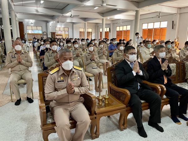 จันทบุรี-พสกนิกรในจังหวัดจันทบุรีร่วมพิธีเจริญพระพุทธมนต์และเจริญจิตตภาวนา ถวายพระพรชัยมงคลสมเด็จพระเจ้าลูกเธอ เจ้าฟ้าพัชรกิติยาภา นเรนทิราเทพยวดี กรมหลวงราชสาริณีสิริพัชร มหาวัชรราชธิดา