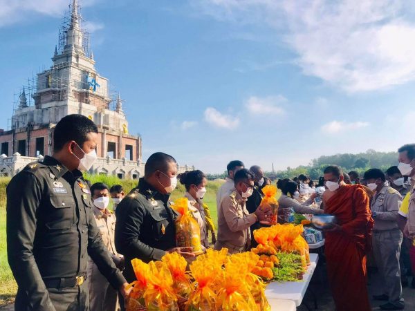 กระบี่-อำเภอคลองท่อม และหน่วยงานท้องถิ่น ร่วมทำบุญตักบาตร เจริญพระพุทธมนต์ และเจริญจิตภาวนาถวายเป็นพระราชกุศล แด่ “พระองค์ภา” ให้ทรงหายจากพระอาการประชวร