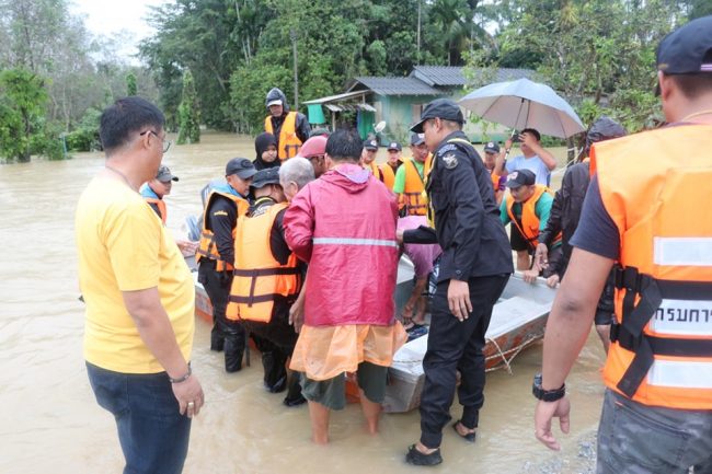 นราธิวาส-ประกาศพื้นที่ประสบภัยพิบัติกรณีฉุกเฉินอุทกภัย 13 อำเภอ