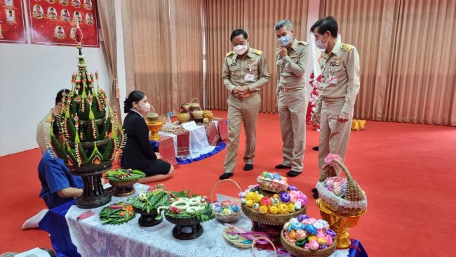 กาฬสินธุ์-สุดประทับใจ “ผู้ว่าเมืองน้ำดำ” ร้องเพลงหมอลำ สร้างแรงบันดาลใจ ให้เยาวชนในกิจกรรมโครงการ TO BE NUMBER ONE