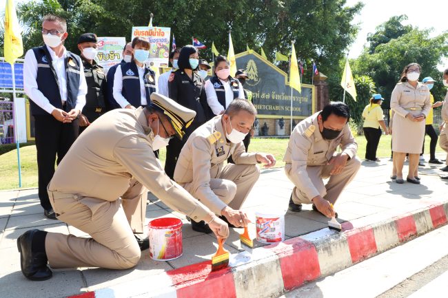 เพชรบูรณ์- จัดกิจกรรมรณรงค์ลดอุบัติเหตุทางถนนบริเวณทางม้าลาย