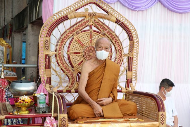 ลพบุรี ประชาชนร่วมพิธีเททองหล่อ “พระพุทธมณีนพรัตน์ไตรรัตนญาณ” ณ วัดกำแพงประชาราม